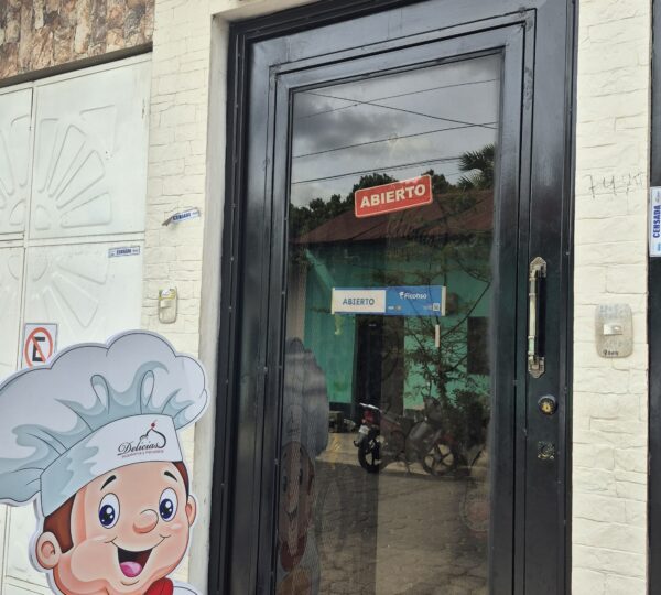 Academia y Panadería Delicias