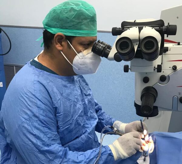 Dr. MORELLIS CANTILLO. Cirujano Oftalmólogo. Clínica Plaza España