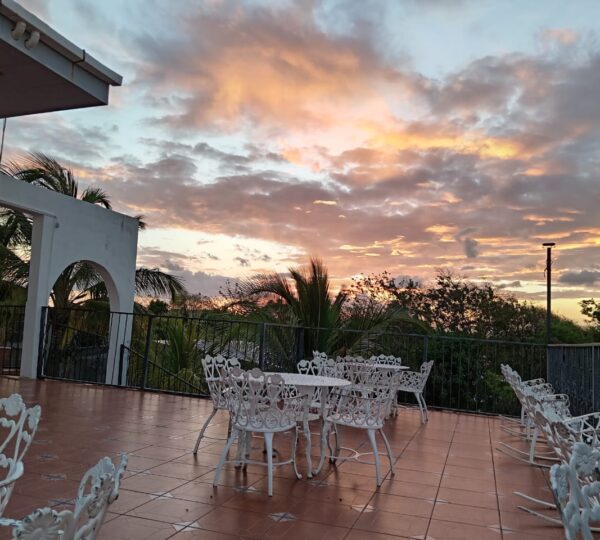 Miradas Hotel-Café-Restaurante