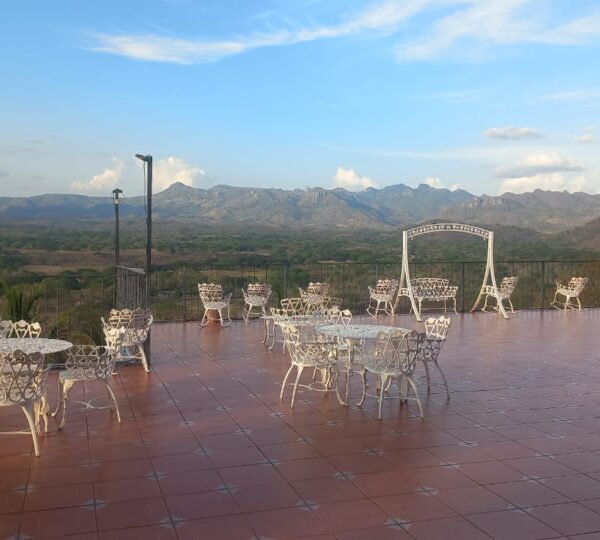 Miradas Hotel-Café-Restaurante