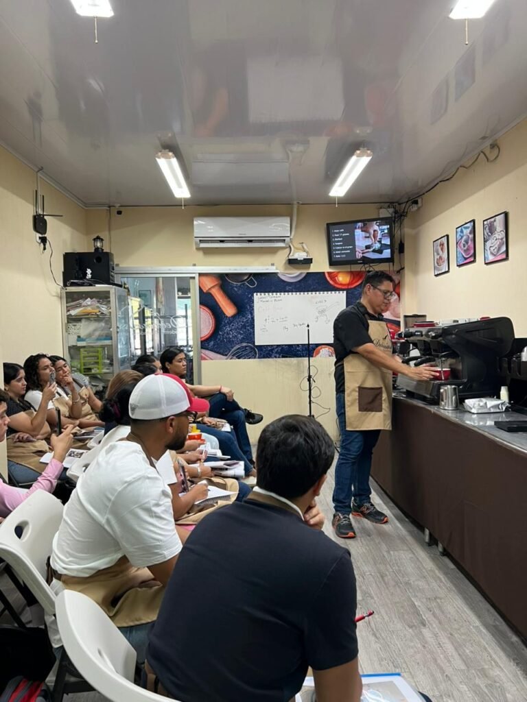 Academia y Panadería Delicias — fotografía 1