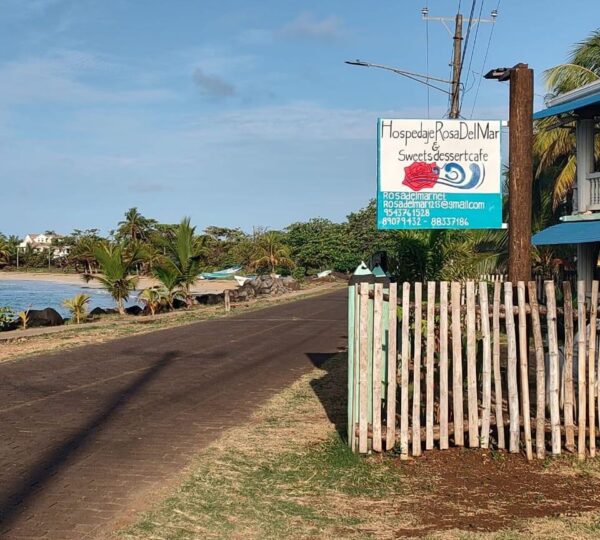 Hospedaje Rosa Del Mar & Sweets Cafe